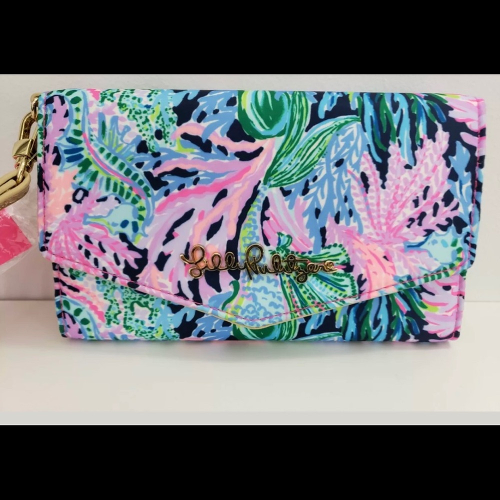 Lilly Pulitzer Baylen phone wristlet High …